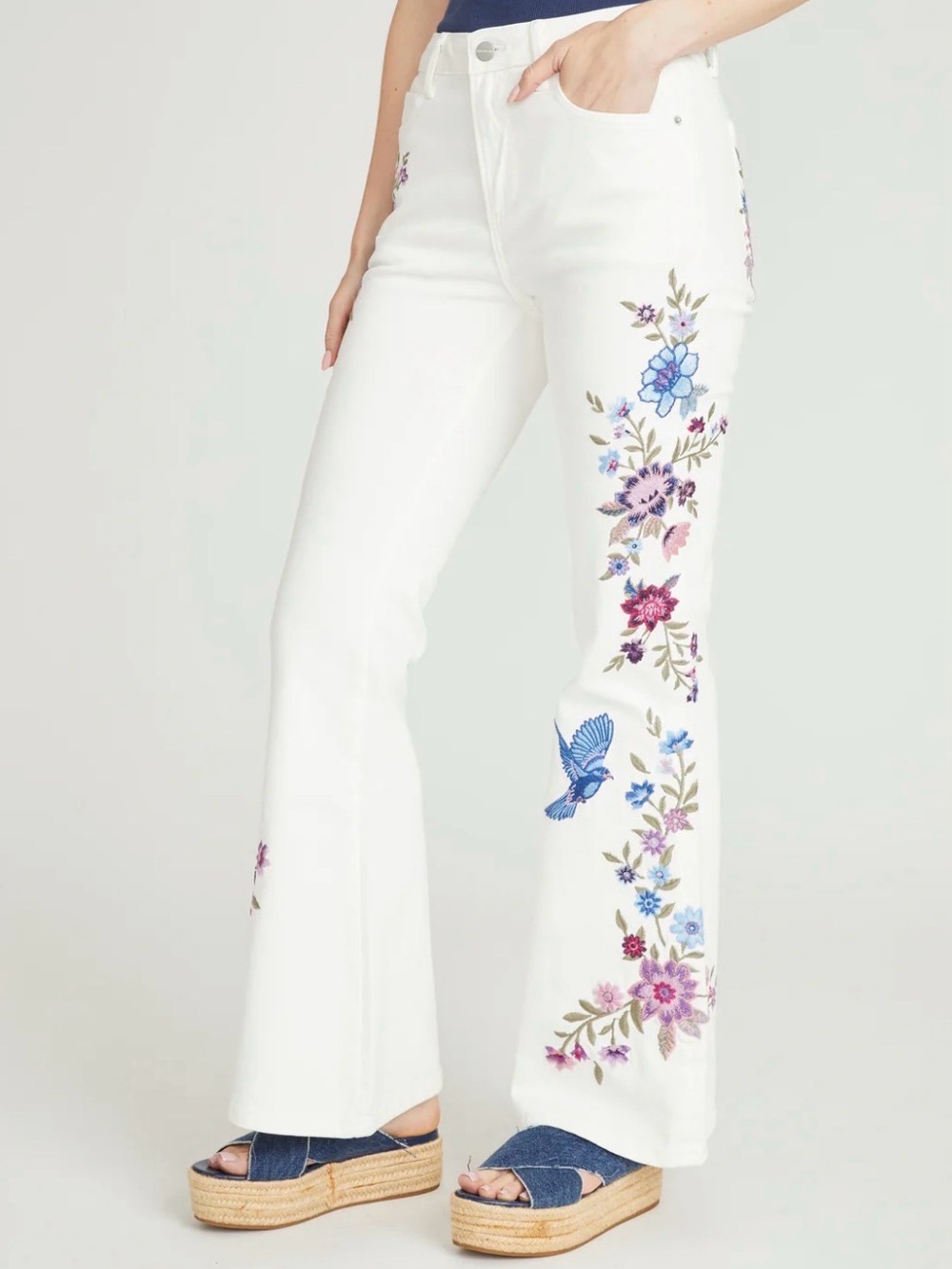Brand New with Tags driftwood white flare jeans with embroidery size 26